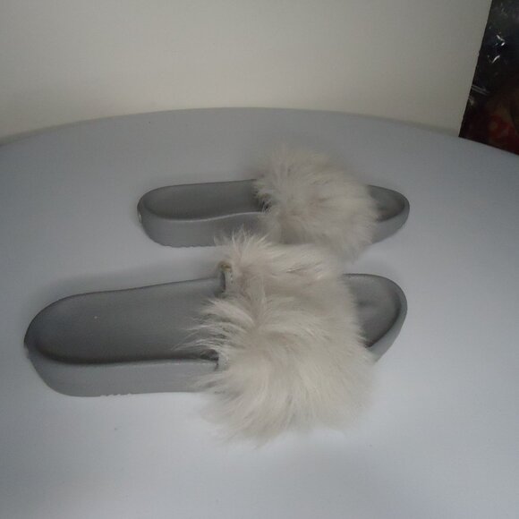 UGG Treadlite Lamb Fur Fluffy Gray Slide Slippers Sandals Size US 5 Women’s - Picture 2 of 5
